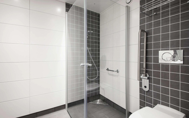 Park Inn by Radisson Oslo Airport Hotel West