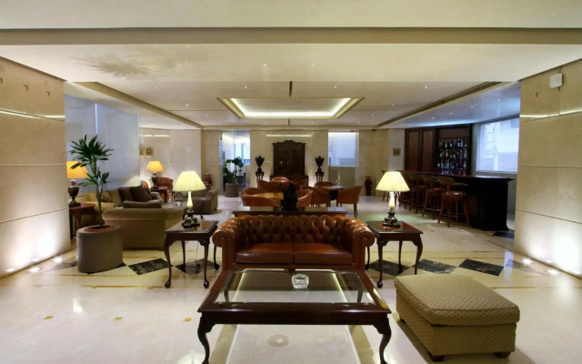 Promenade Hotel