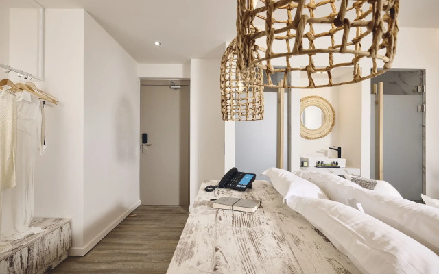 Kythnos Bay Hotel