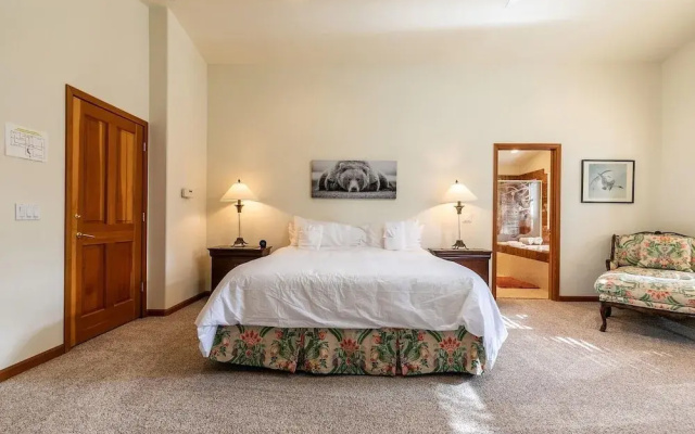 Silver Rock Lodge 5 Bedroom Home