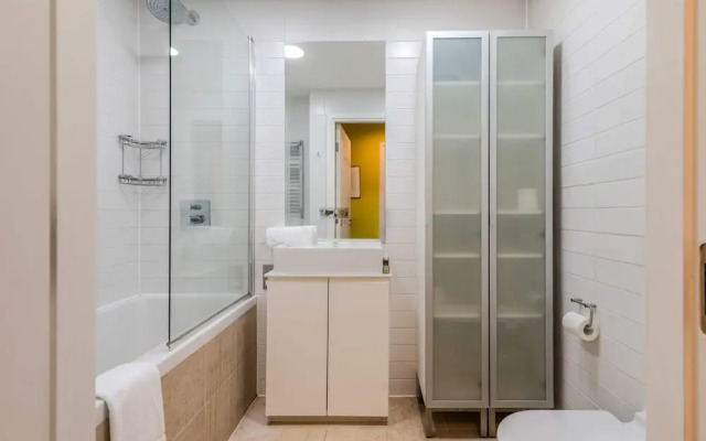 Beautiful Canal-side Flat in Hackney