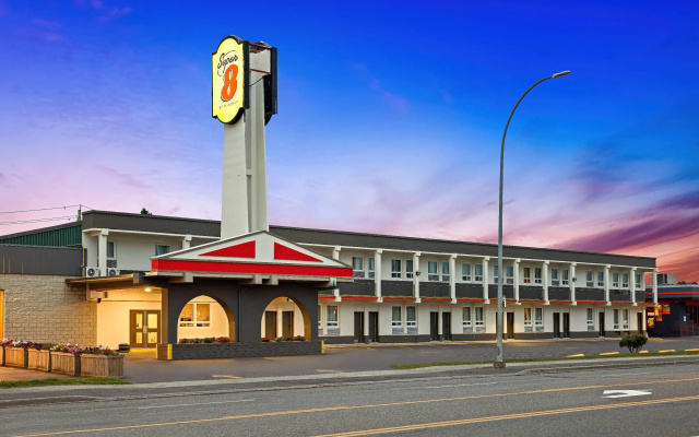Super 8 by Wyndham Thunder Bay