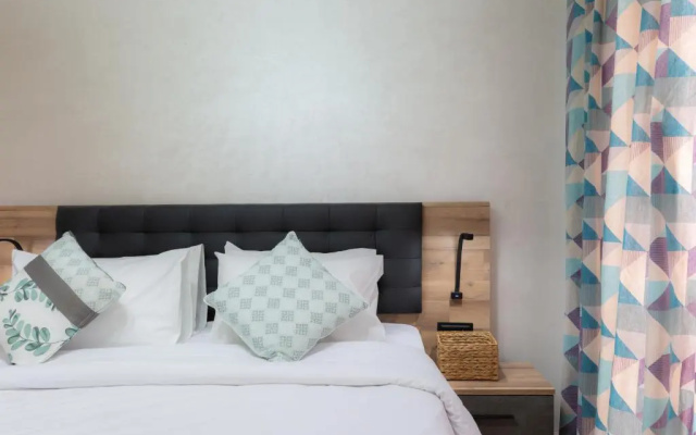 Luxury 3 bedrooms apartment with pool 100MBs wifi