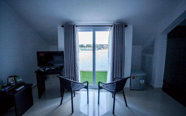 Riverside White House Boutique Hotel