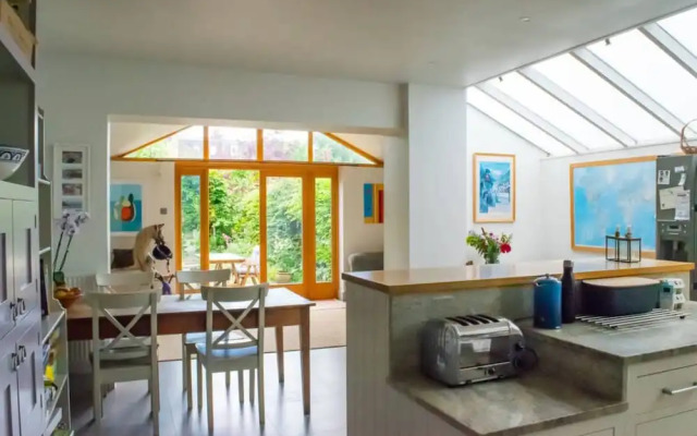 3 Bedroom Fulham House With a Charming Garden