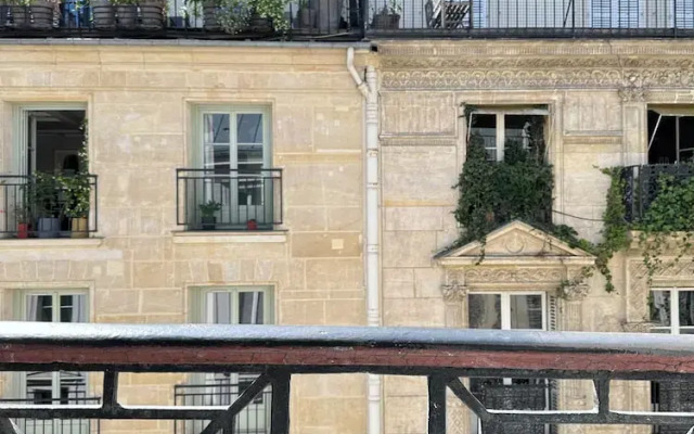 1586 Hauteville