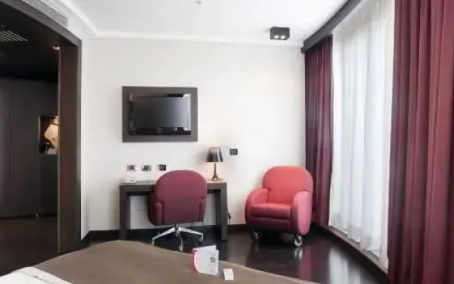 Hotel Milano Crown