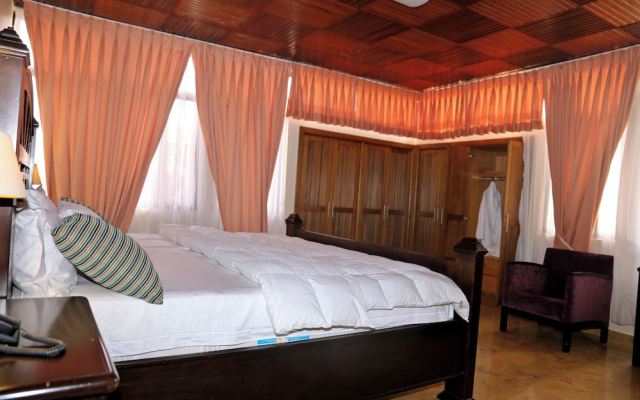 Village Courtyard Hotel