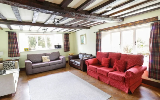 Little Cowarne Court