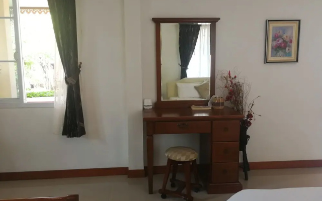 Lay de Bua Resort