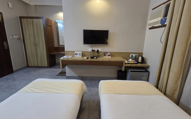 Hotel Gulmohar Grand