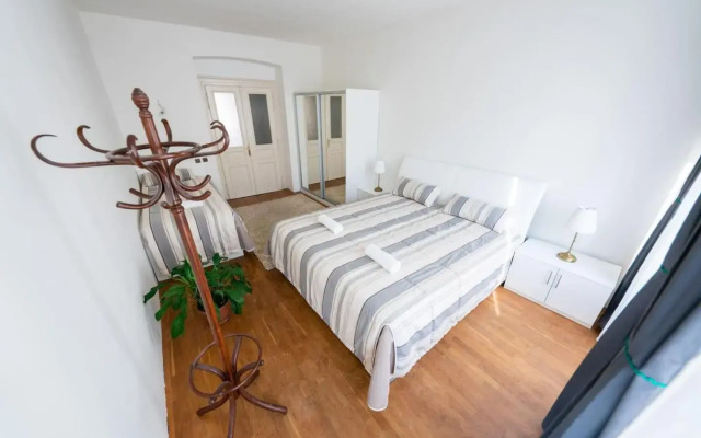 Bob's Apartments - 3 bedrooms with King size beds