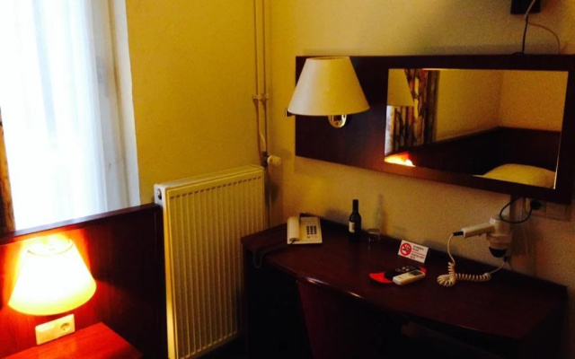 Dutch Hotel