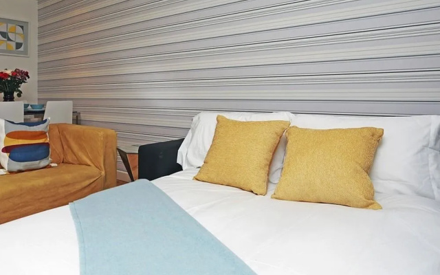 Deluxe Tower Bridge Apartment