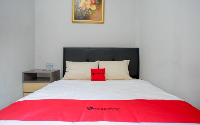 RedDoorz near Jalan Adi Sucipto Solo