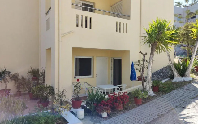 Zinovia Apartments & Studio