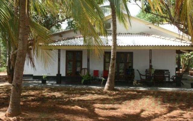 Отель Goyagala Lake Resort вид на фасад