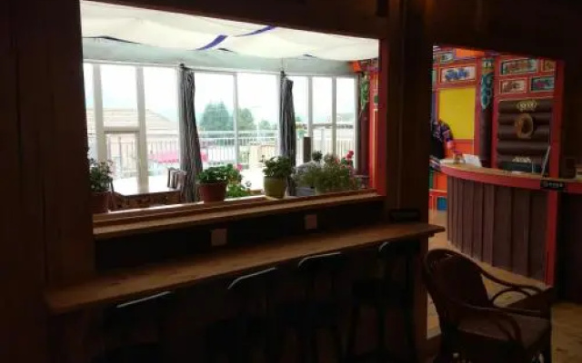 Dzachusama Hostel & Cafe