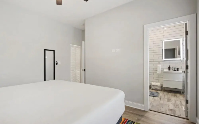 Prime 3BR Apt - Lawndale rep