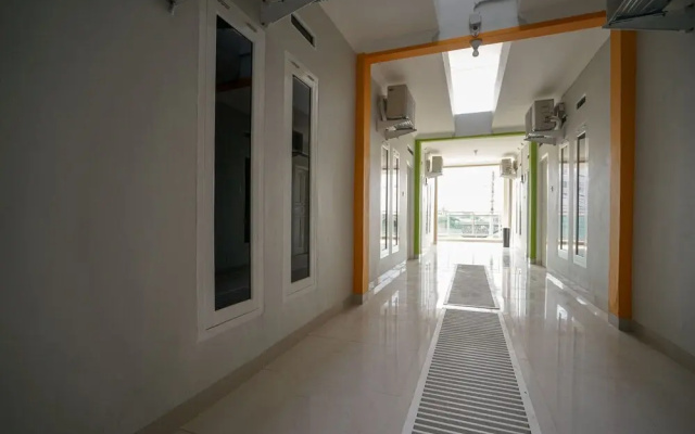 Vivi Residence Syariah Ii by OYO Rooms