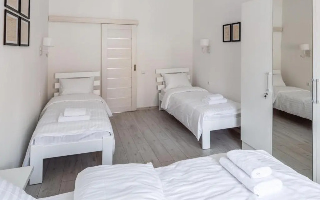 Bookinist apartment
