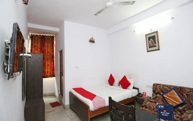 Flagship 87482 Hotel Lord Shiva