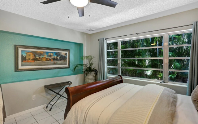 Tropic Like it Hot Tropical Retreat