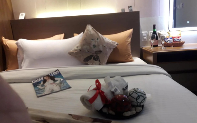 Red Mango Suites