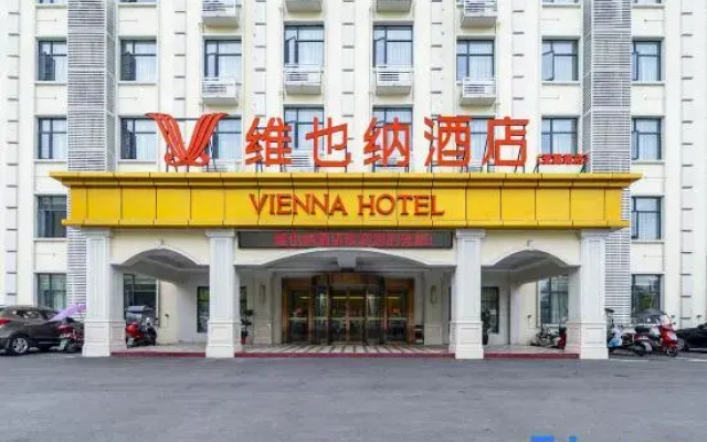 Vienna Hotel Honghu Aiguo Road Branch
