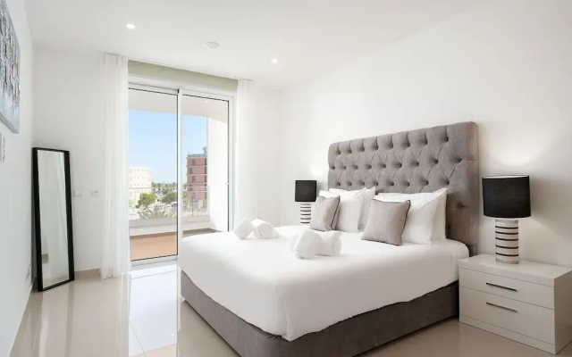 Lagos Marina View 2 With Pool by Homing