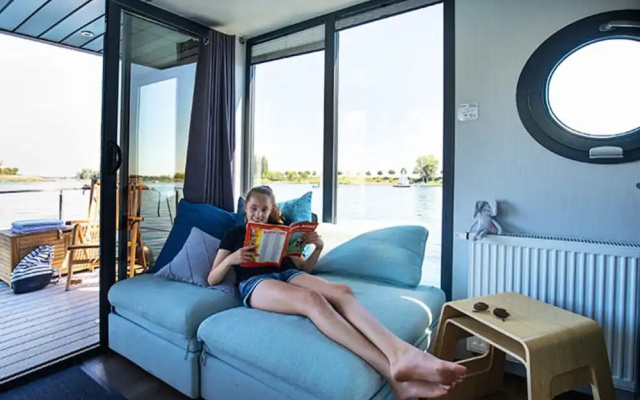 Nice Houseboat in Kinrooi for Rent