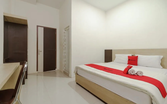 RedDoorz Syariah near Baiturrahman Aceh