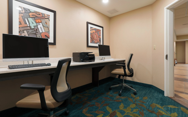 Candlewood Suites Lenexa - Overland Park Area