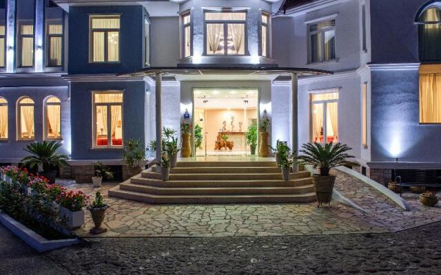 Porfi Beach Hotel вид на фасад