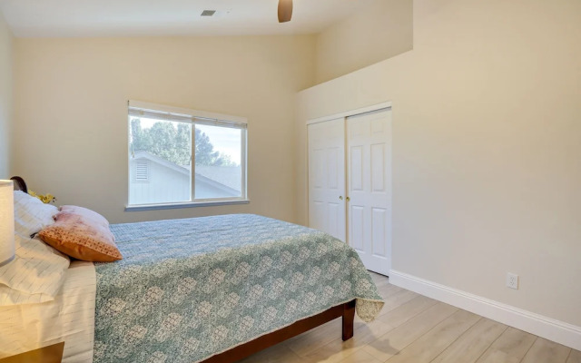 4 Mi to Downtown Reno: Family Retreat w/ Fireplace