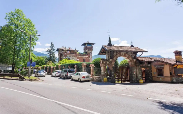Villa Gaeta luxury apartment sleeps 8 guests