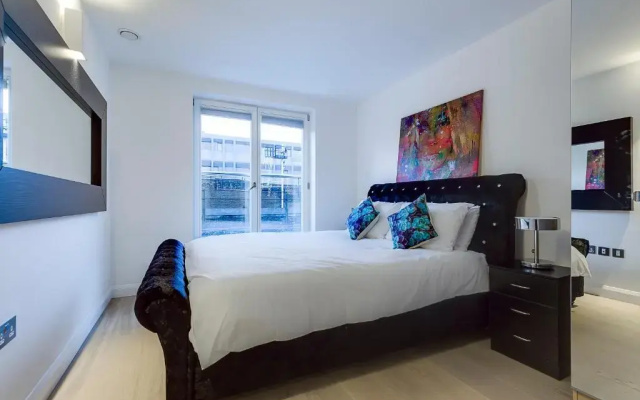 Charles Dickens, Tate Modern Apartments