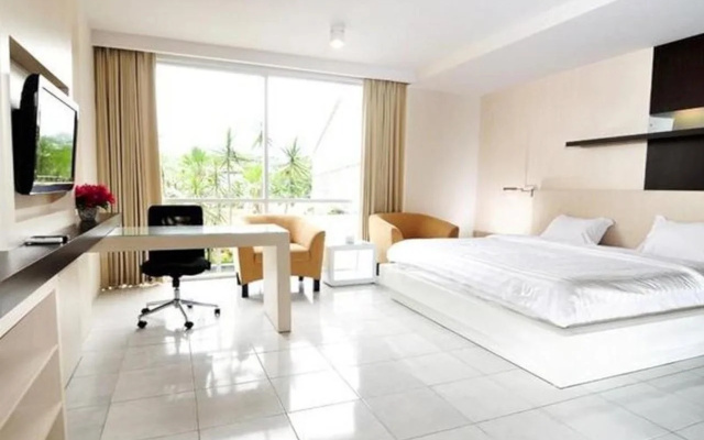 Royal Hotel n' Lounge