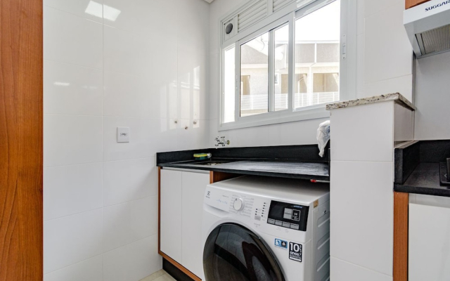 Apartamento c Churrasqueira e 2 Vagas nos Ingleses