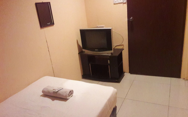OYO 216 La Viva Hotel