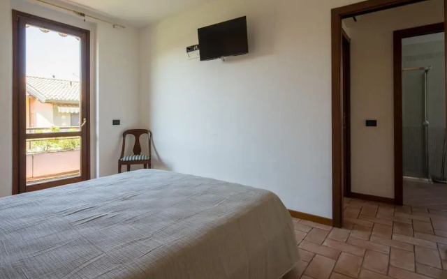 Apartment in Lazise Near Lake Garda
