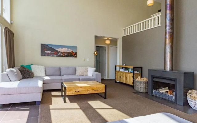 Chalet Gryon - Large 3 Bedroom with Fireplace