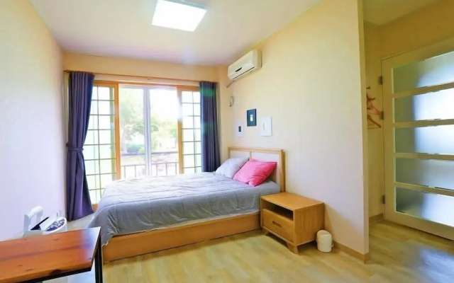 Munmoon House