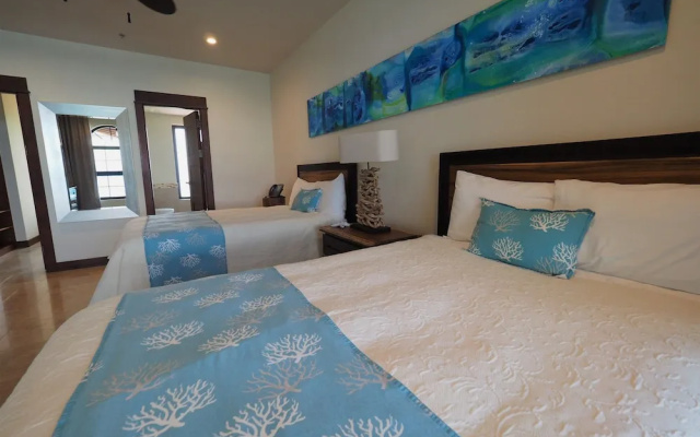 Crocs Resort Oceanfront Penthouse Jaco