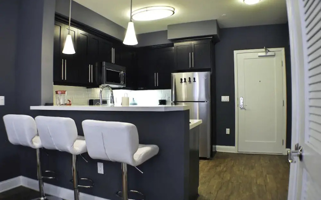 Premier Hollywood LA 4BD Suite