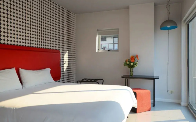 Pop Hotel