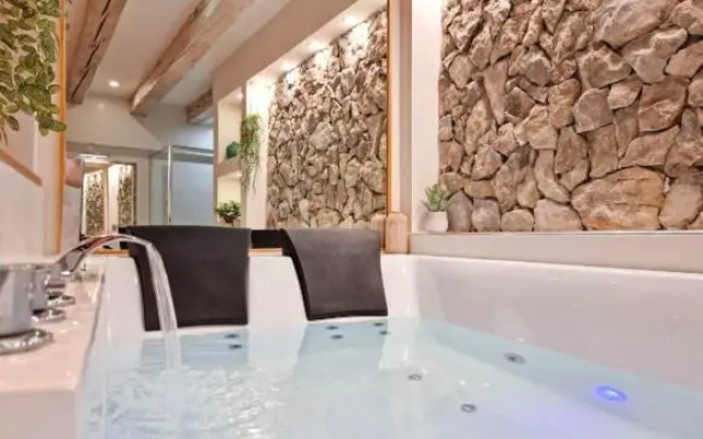 Majord'Home Spa 4* - Le Bonbon -Cœur Vieille Ville