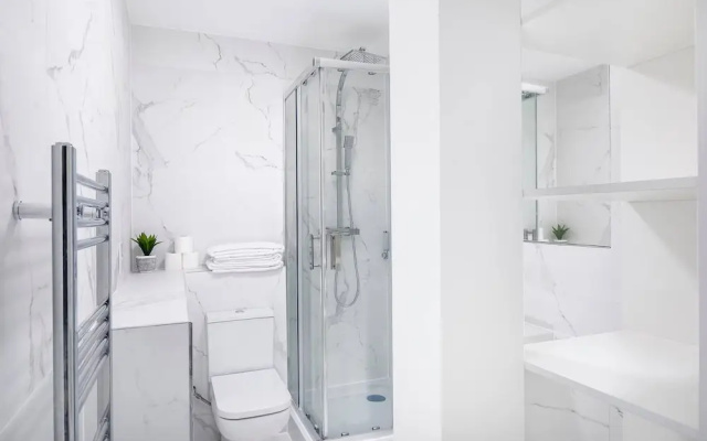 Skyvillion -vineyard Court- Enfield 1-bed Wgarden