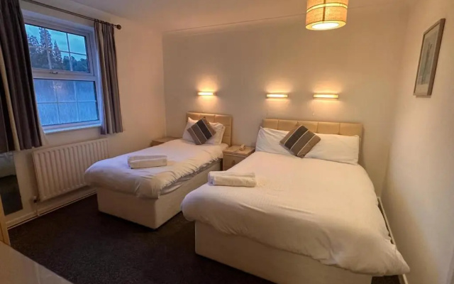 Pine Lodge Hotel & Restaurant Mansfield