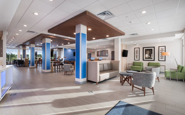 Holiday Inn Express & Suites Chicago - Hoffman Estates by IHG